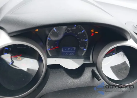 2011 Honda Fit Sport z USA, uszkodzony, nr VIN JHMGE8H69BS007767